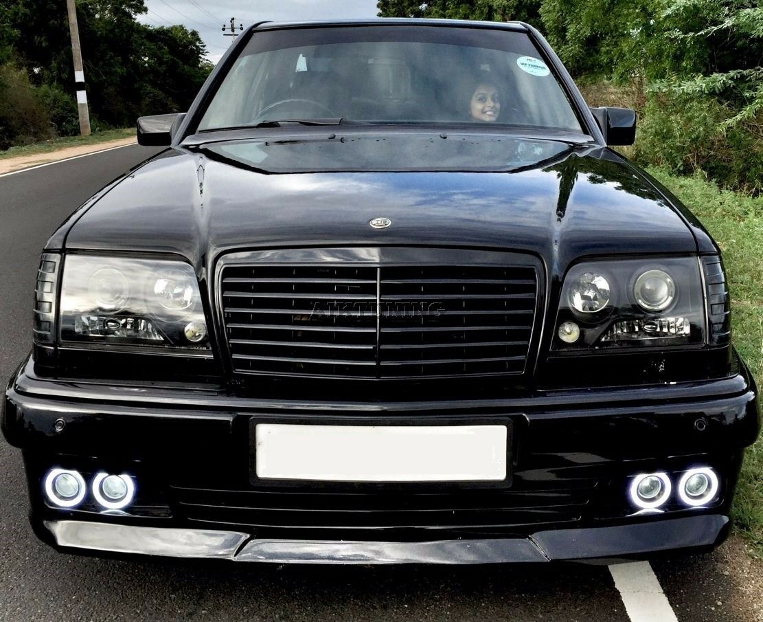 Mercedes w124 front bumper top